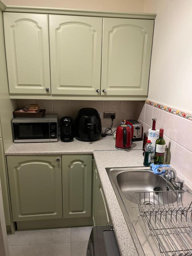 2 St Judes Court D24h1x4 Students Only Habitación en casa particular *